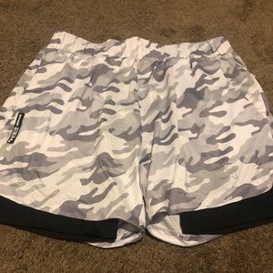 NWOT Young LA shorts